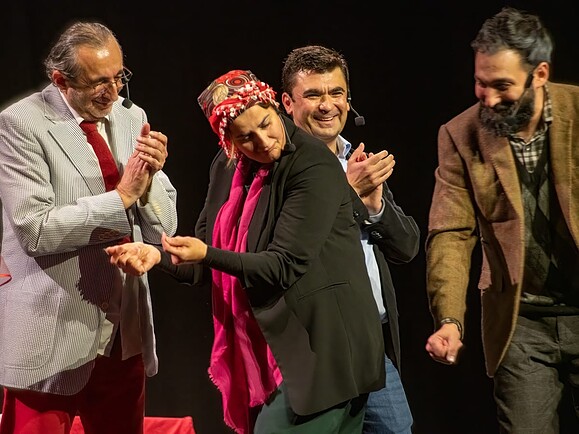Culture Clash im Wohnzimmer-0df748